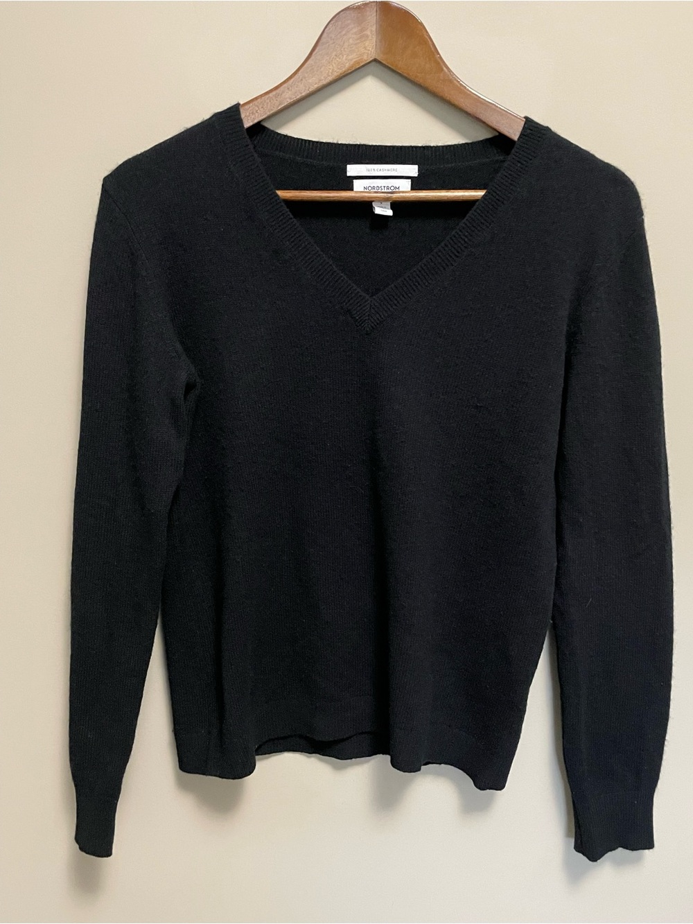 Nordstrom Black V-Neck Cashmere Sweater Women’s Small